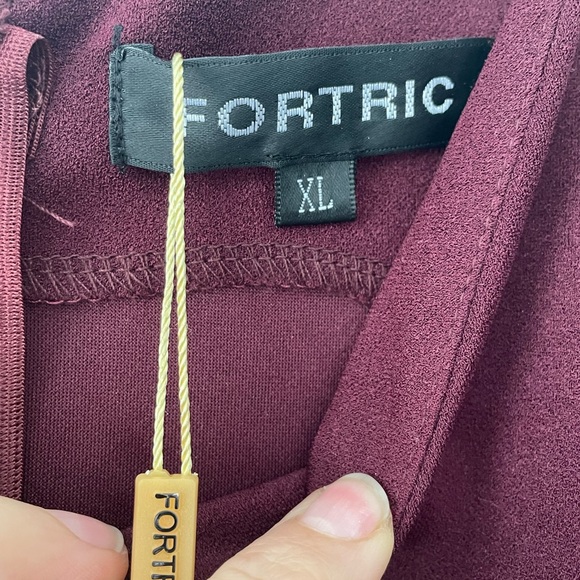 Fortric V-Neck Long Dress with Ruffle Detail and Split, XL, New with Tags Maroon - Picture 2 of 4